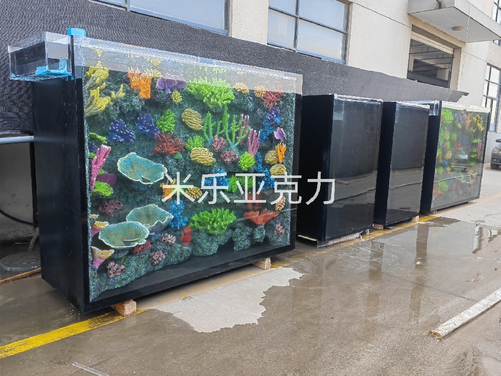 <b>亚克力鱼缸会不会变形?如何清理亚克力鱼缸</b>
