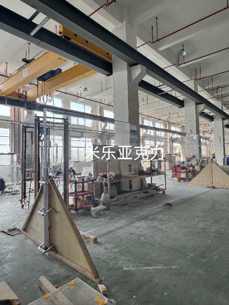 <b>亚克力板老化能避免吗?保护措施揭秘</b>
